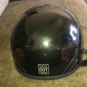 Daytonas womens skull cap helmet